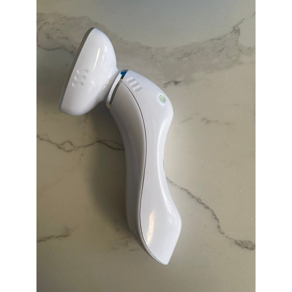 reVive Light Therapy® Soniqué Acne LED Sonic Cleansing System Kit Device Heads - Picture 8 of 12
